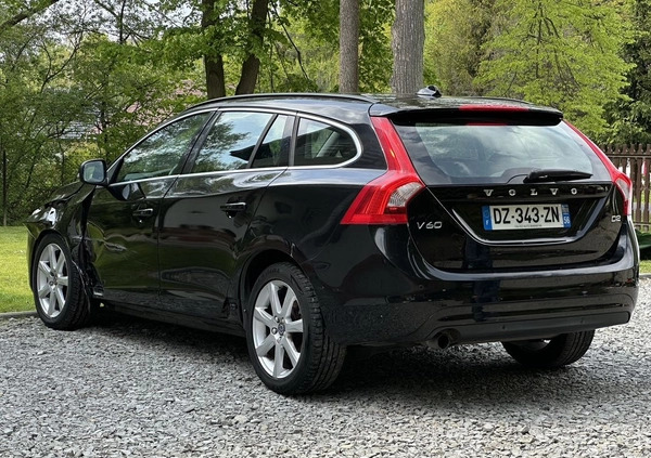 Volvo V60 cena 30900 przebieg: 179000, rok produkcji 2016 z Gorlice małe 211